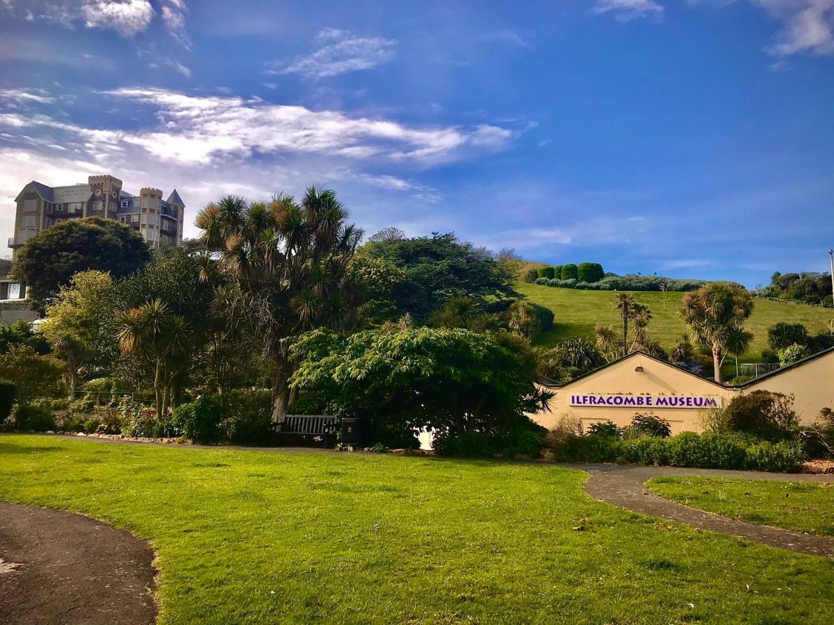 Palm Court B&B イフラクーム エクステリア 写真